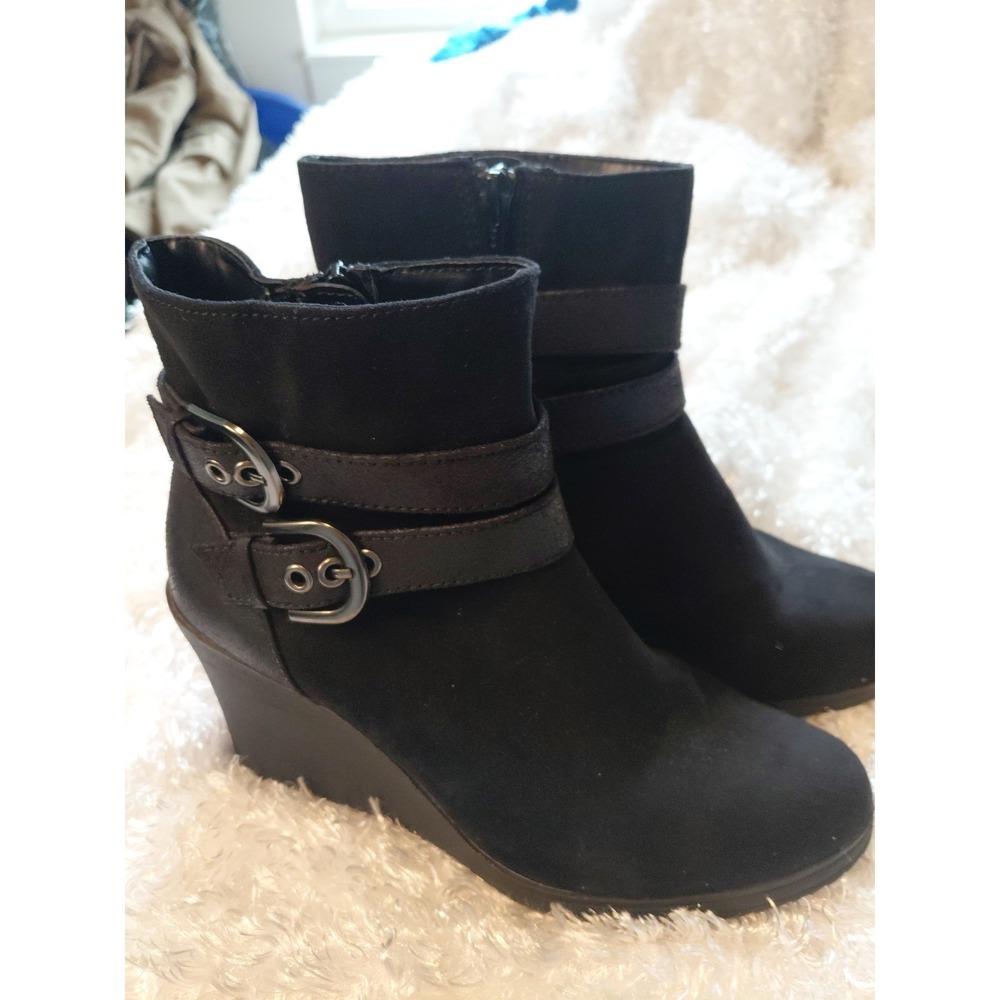 WHITE MOUNTAIN SAPPHIRA BLACK ANKLE WEDGE BOOTS w/BUCKLES SZ 8.5